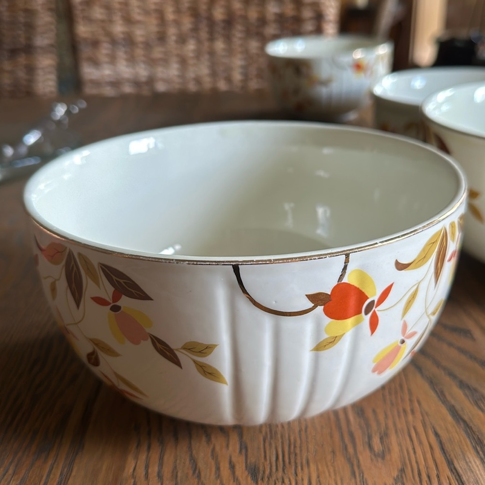 Vintage Hall's Superior Quality Kitchenware Serving Bowl GUC‎ no cracks